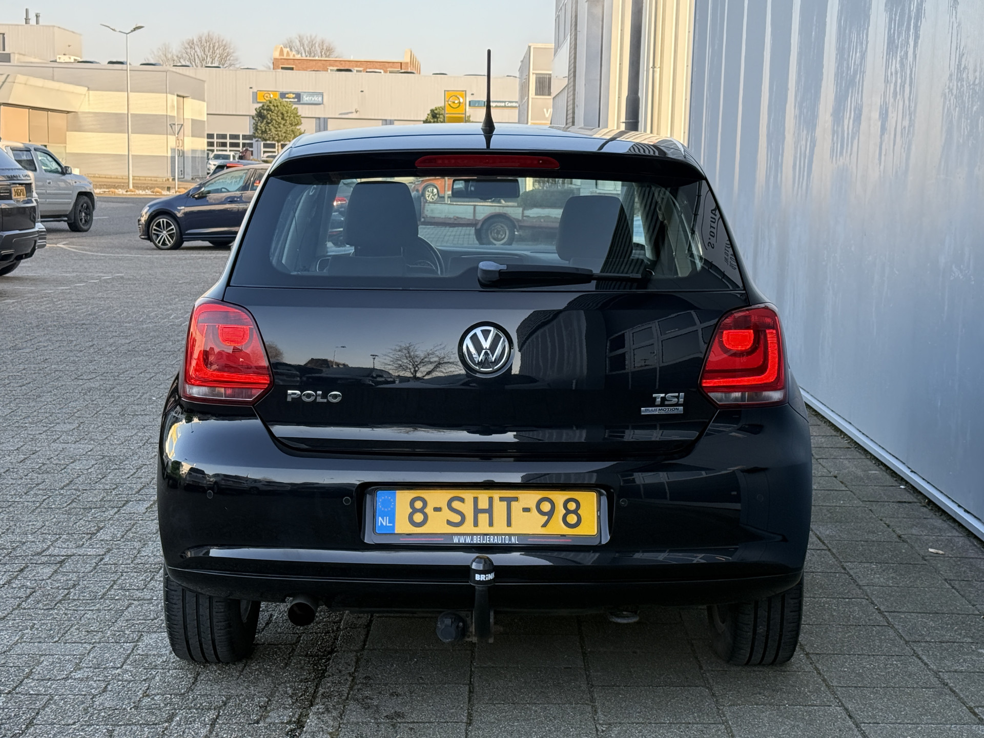 42988672-25.jpg