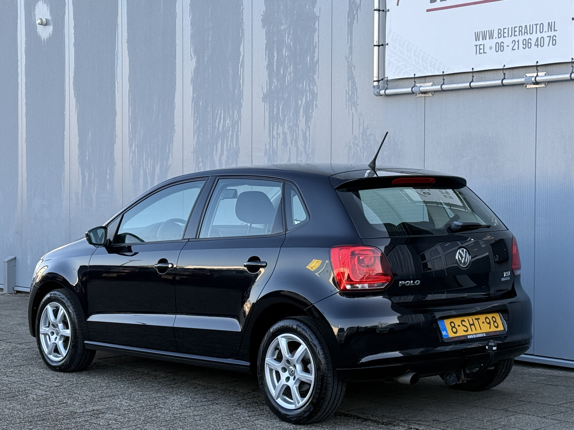 42988672-4.jpg