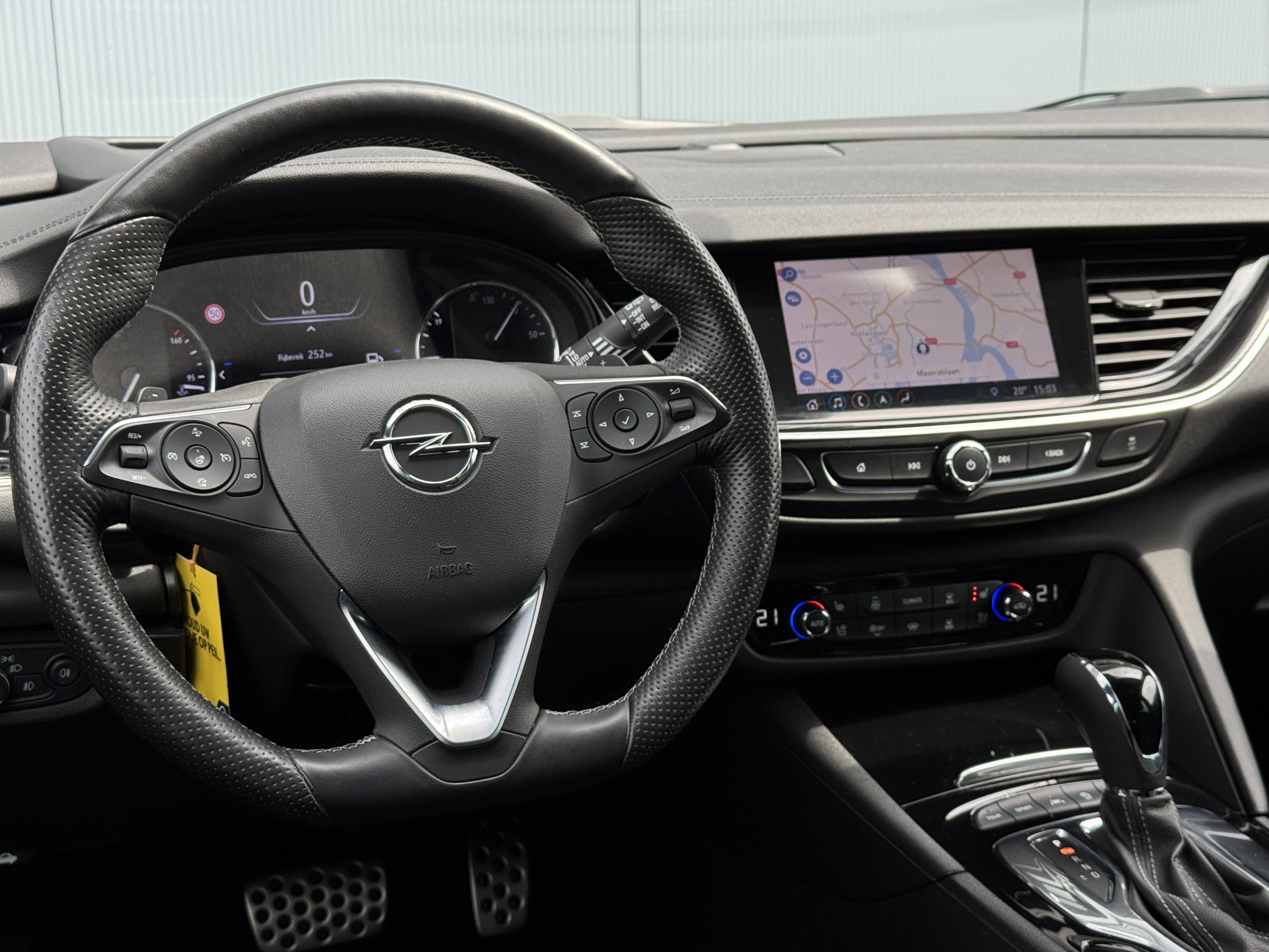 45612170-8.jpg