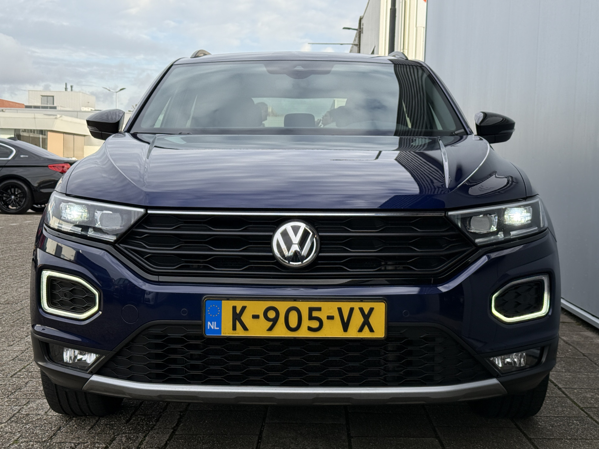 48578646-25.jpg